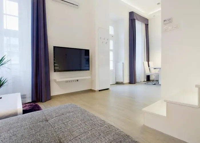 Gozsdu Dream Luxury 3 Double Bed Centre
