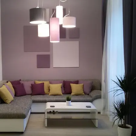 Gozsdu Dream Luxury 3 Double Bed Centre *