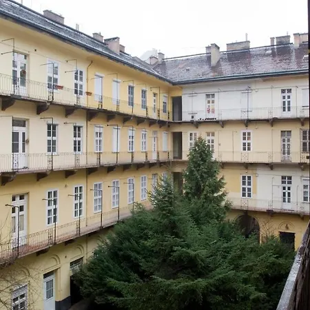 Apartment Gozsdu Dream Luxury 3 Double Bed Centre