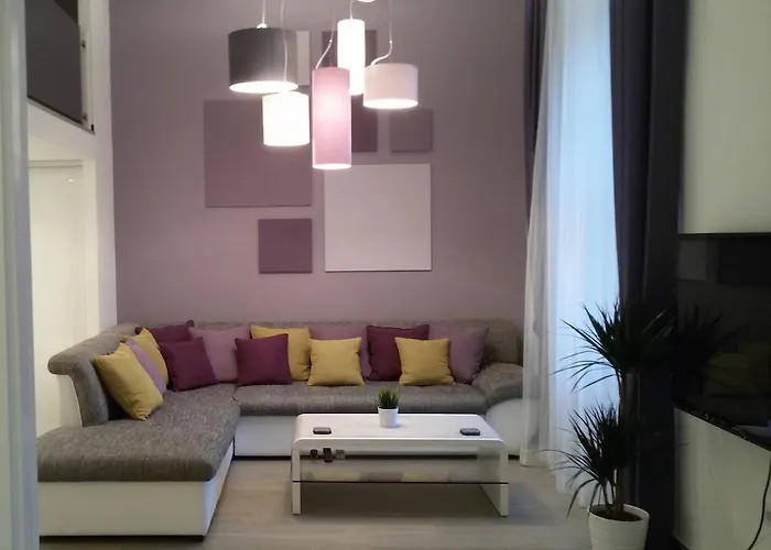 Gozsdu Dream Luxury 3 Double Bed Centre *