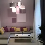Gozsdu Dream Luxury 3 Double Bed Centre *
