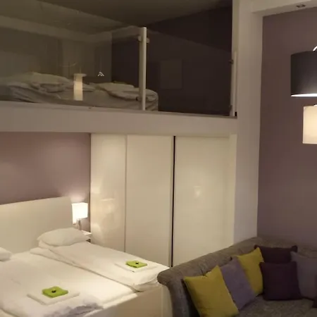 Gozsdu Dream Luxury 3 Double Bed Centre